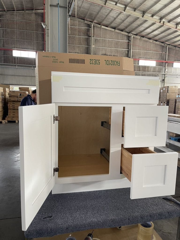 White Shaker, Pre-Assembled, soft-close drawers, full-extension undermount slides