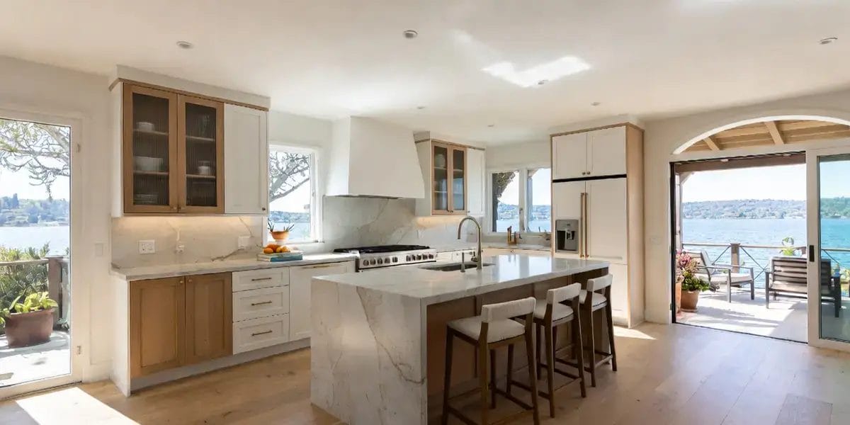Seamless Lakeview Open Kitchen