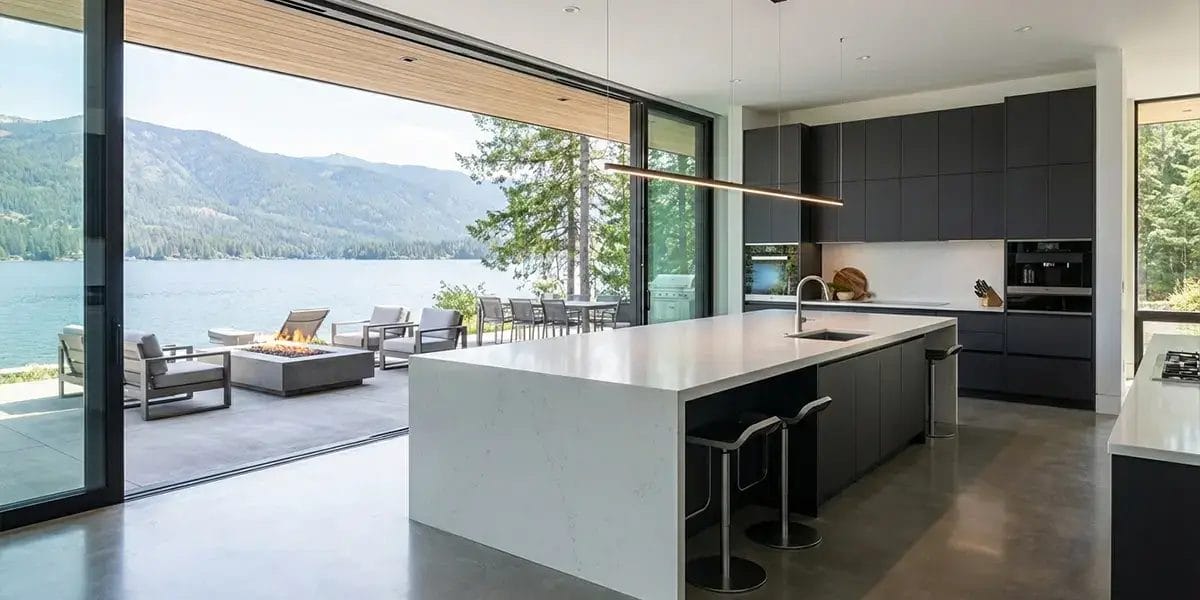 Transitional Lakeside Kitchen